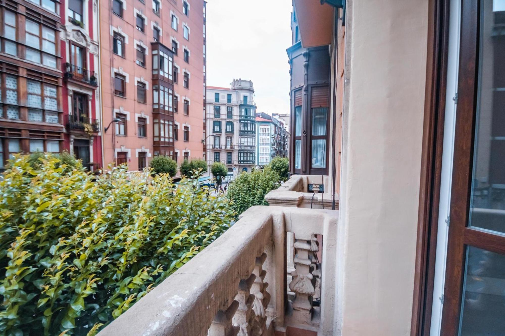 Gran Apartamento 6 Suites Bilbao Center المظهر الخارجي الصورة